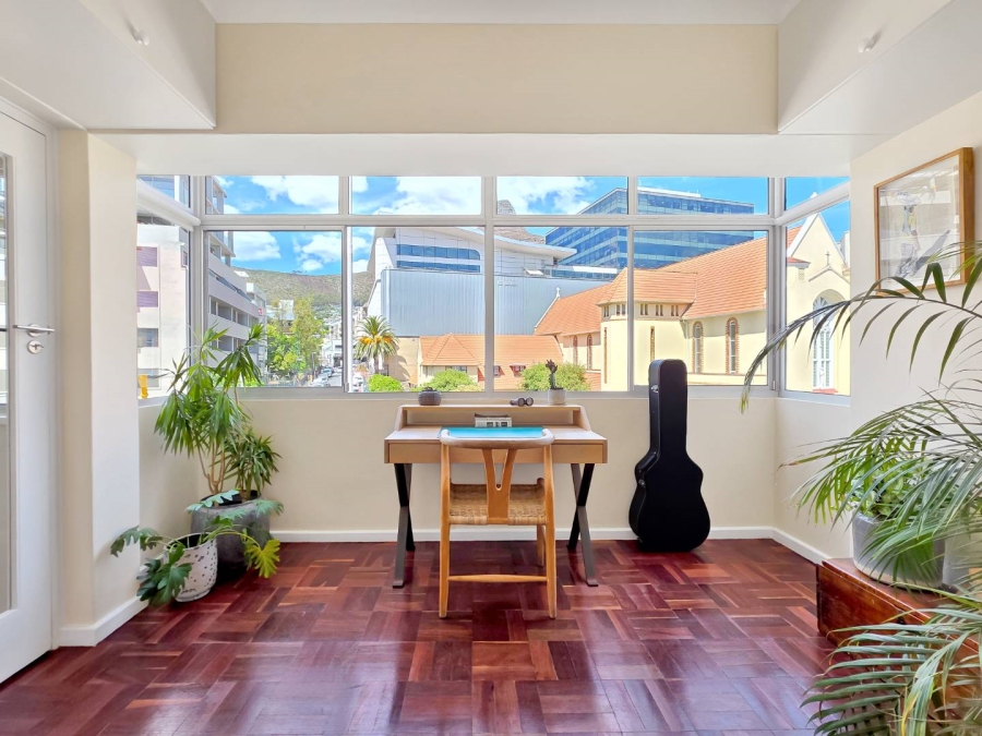 1 Bedroom Property for Sale in Sea Point Western Cape